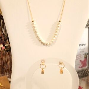 2pc Signed Elegant Pearl and Gold Necklace and Earring Set